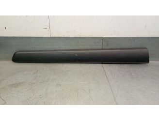 Recambio de molduras delanteras para citroën berlingo 1.6 16v hdi referencia OEM IAM 9658521777 