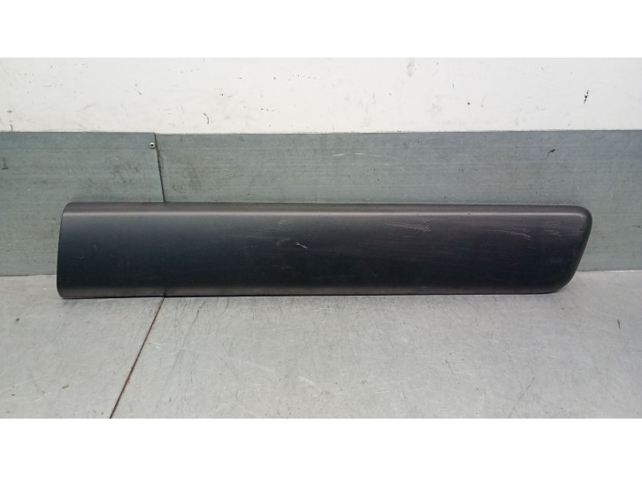 Recambio de molduras traseras para citroën berlingo 1.6 16v hdi referencia OEM IAM 9659164977  