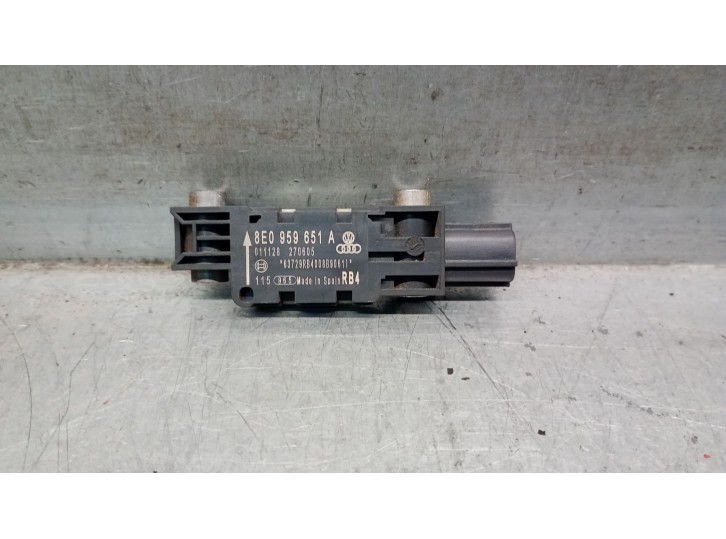 Recambio de sensor impacto para audi a4 berlina (8ec) 2.0 tdi referencia OEM IAM 8E0959651A 