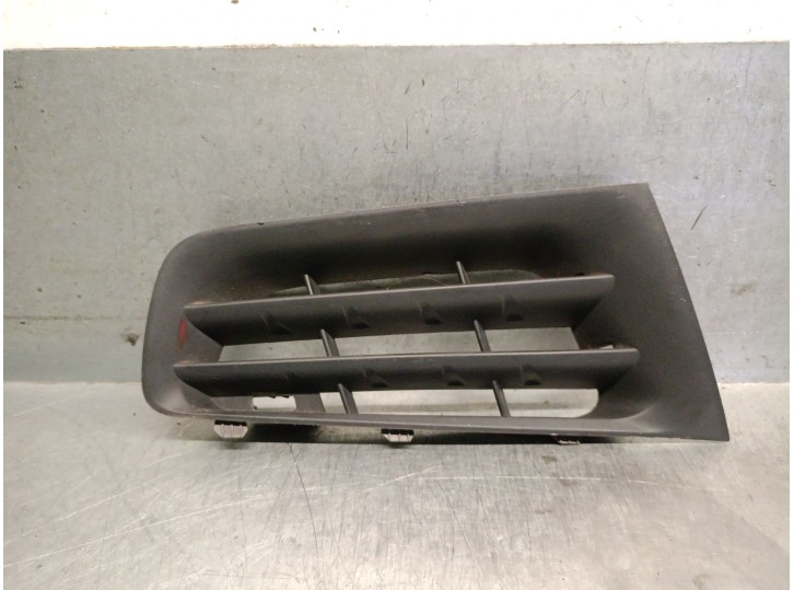 Recambio de rejilla paragolpes derecha para renault megane ii berlina 5p 1.6 16v referencia OEM IAM 8200412380 