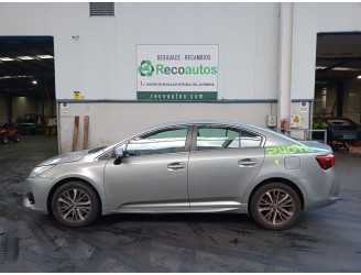 toyota avensis sedán (_t27_) del año 2015
