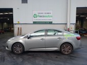toyota avensis sedán (_t27_) del año 2015