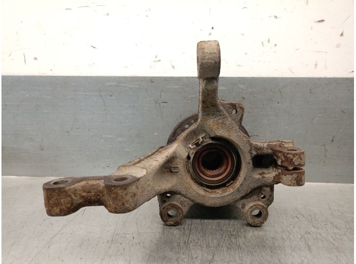 Recambio de mangueta delantera derecha para renault clio iii 1.5 dci diesel cat referencia OEM IAM 8200345945 8200345945 