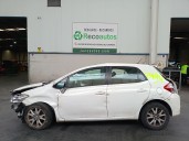 toyota auris del año 2012