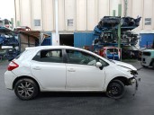 toyota auris del año 2012