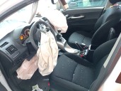 toyota auris del año 2012