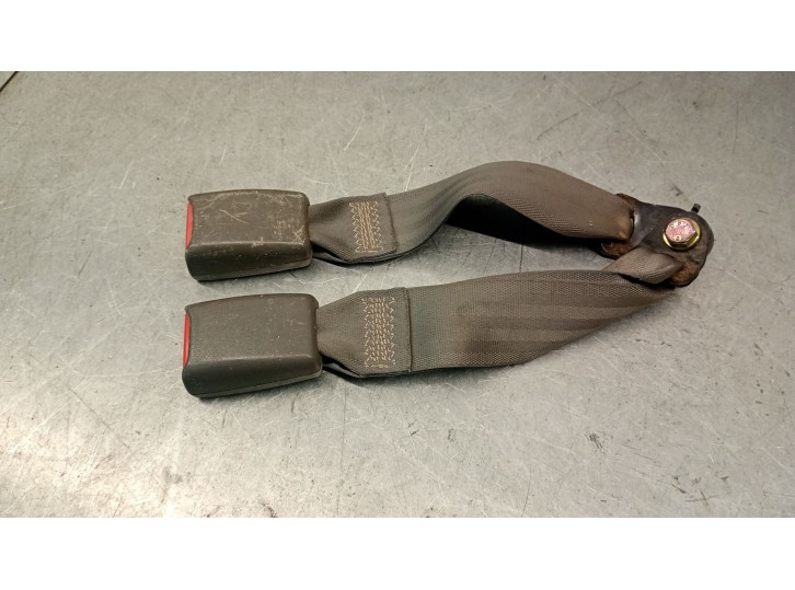 Recambio de enganche cinturon trasero derecho para kia shuma i (fb) 1.5 i 16v referencia OEM IAM BF 