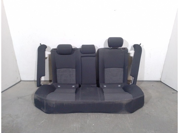 Recambio de asientos traseros para toyota avensis sedán (_t27_) 2.0 d-4d (wwt271_) referencia OEM IAM 7101705080 7101705080 