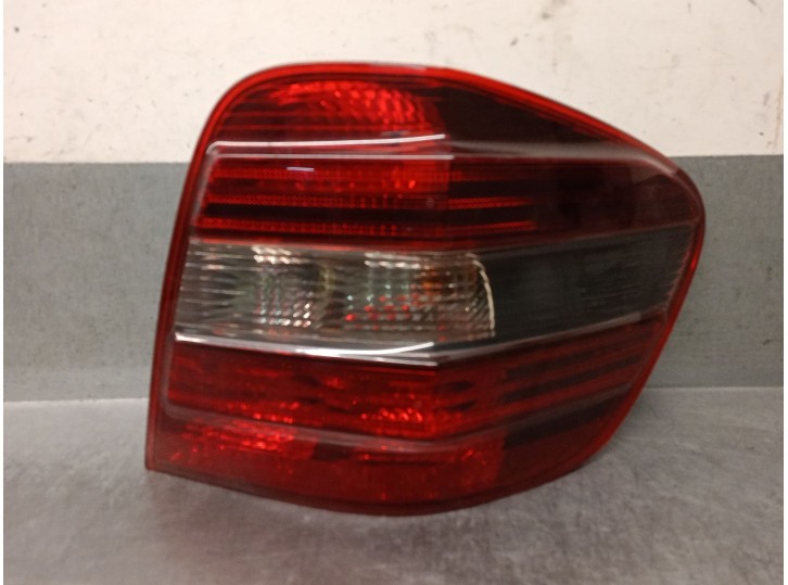Replacement rear right tail light for Mercedes-Benz M-Class (W164) ML 280 CDI 4-Matic (164.120) OEM IAM reference A1648203964