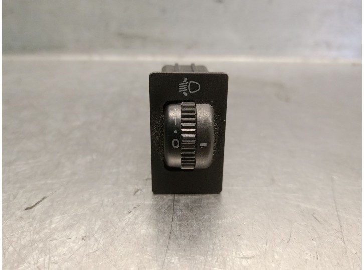 Recambio de mando luces salpicadero para toyota corolla (_e12_) 1.4 d (nde120_) referencia OEM IAM 8415202021 8415202021 37139 T