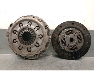 Recambio de kit embrague para renault laguna ii (bg0) 2.0 referencia OEM IAM 8200828477 8200828477 122032710 LUK