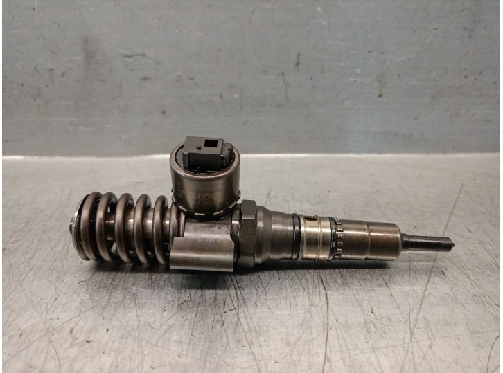 Recambio de inyector para seat leon (1p1) 2.0 tdi referencia OEM IAM 03G130073G  0414720404 BOSCH