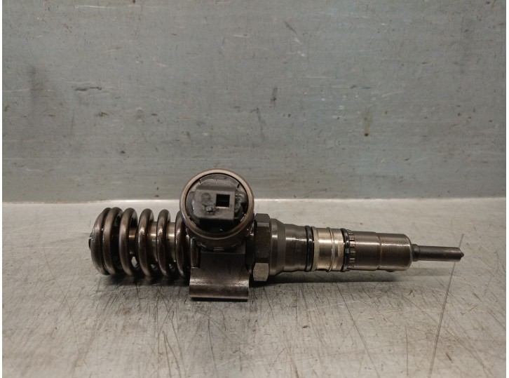 Recambio de inyector para seat leon (1p1) 2.0 tdi referencia OEM IAM 03G130073G  0414720404 BOSCH