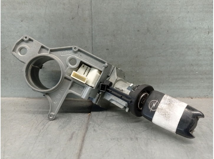 Recambio de conmutador de arranque para opel zafira b 1.7 16v cdti referencia OEM IAM 6235375 6235375 N0501881