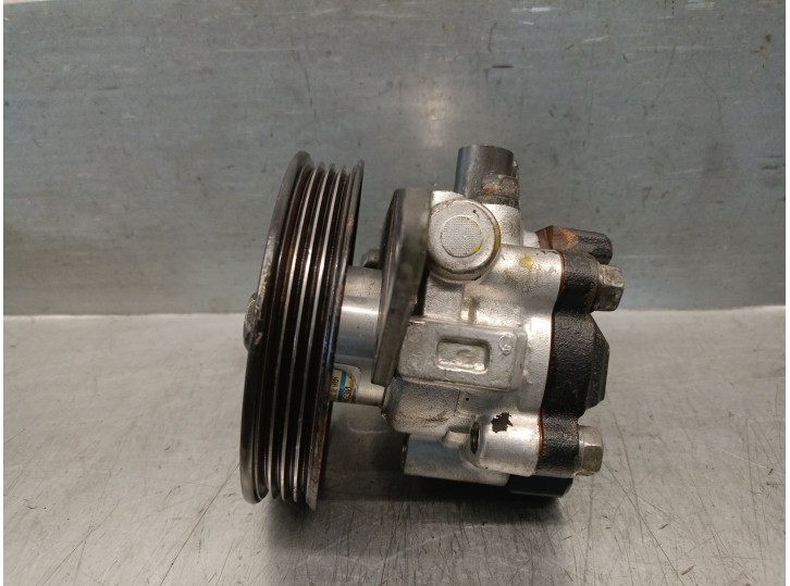 Recambio de bomba servodireccion para kia shuma i (fb) 1.5 i 16v referencia OEM IAM 0K2A232600A  