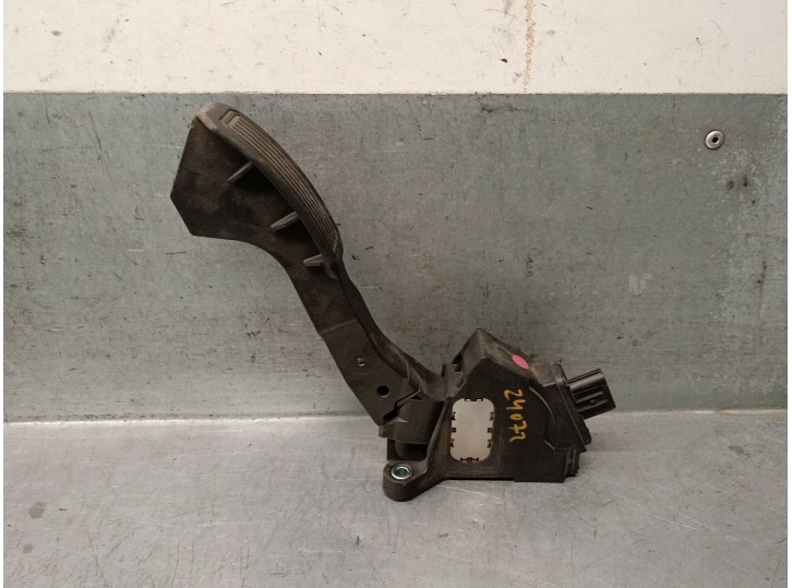 Recambio de potenciometro pedal para toyota avensis sedán (_t27_) 2.0 d-4d (wwt271_) referencia OEM IAM 7811005040 7811005040 