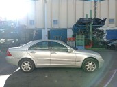 mercedes-benz clase c (w203) berlina del año 2000