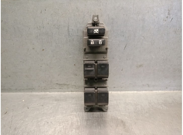 Replacement front left window regulator switch for Toyota Auris 1.6 16V CAT OEM IAM reference 8404002080 8404002080 