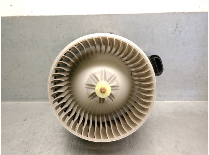 Recambio de motor calefaccion para toyota auris 1.6 16v cat referencia OEM IAM 2727008105 8710302150 