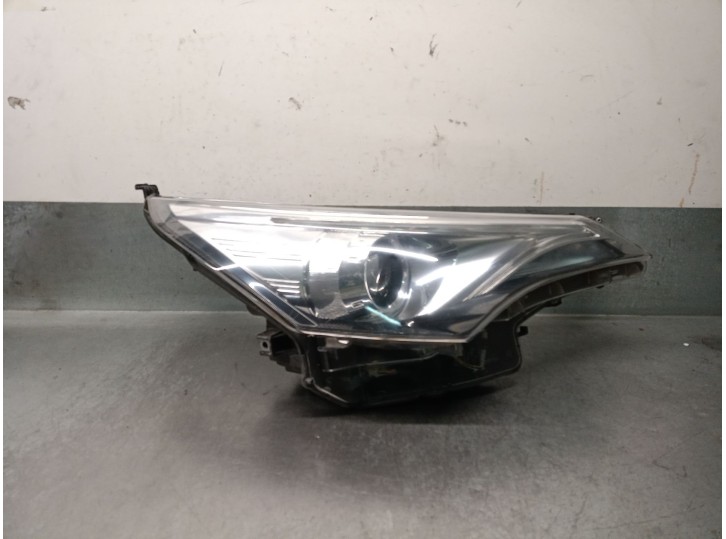 Recambio de faro derecho para toyota avensis sedán (_t27_) 2.0 d-4d (wwt271_) referencia OEM IAM 8113005400 8113005400 