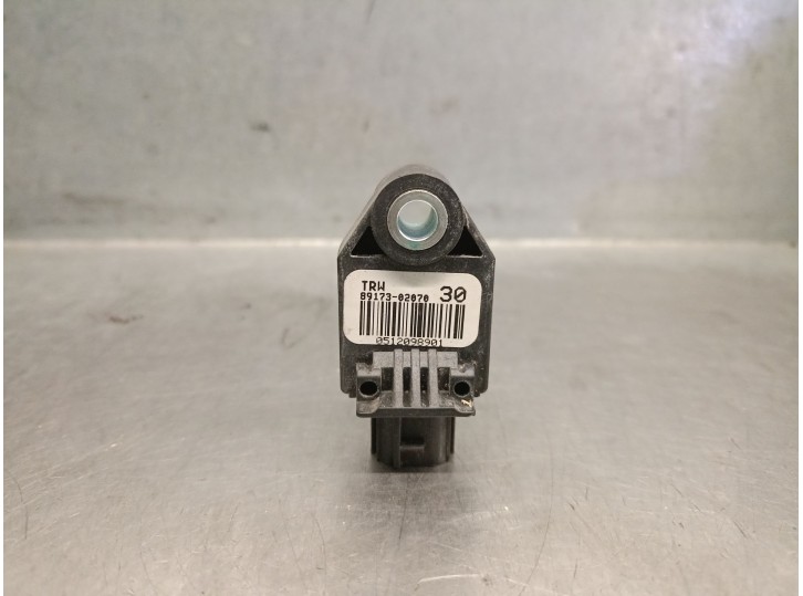 Recambio de sensor airbag para toyota auris 1.6 16v cat referencia OEM IAM 8917302070  TRW