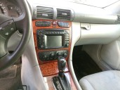 mercedes-benz clase c (w203) berlina del año 2002