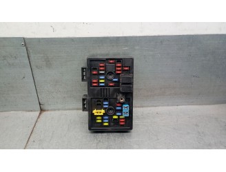 Recambio de caja reles / fusibles para chevrolet captiva 2.0 diesel cat referencia OEM IAM 968221082  