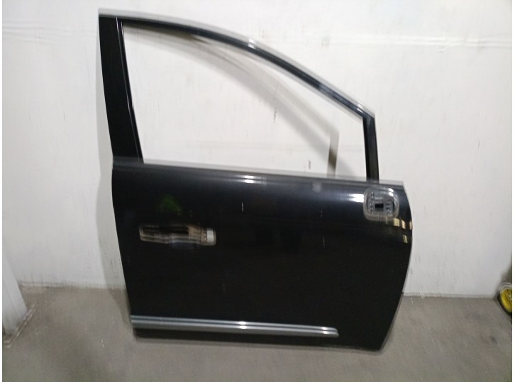 Recambio de puerta delantera derecha para ssangyong rodius i 2.7 xdi 4wd referencia OEM IAM D27DT  