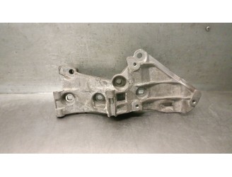 Recambio de soporte alternador para renault megane ii berlina 5p 1.6 16v referencia OEM IAM 8200425034 8200663057 