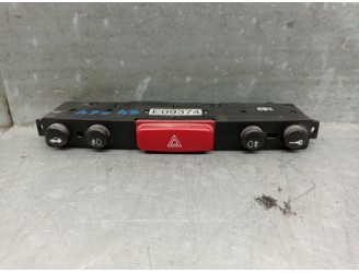 Replacement hazard warning switch for Alfa Romeo 147 (190) 1.6 16V CAT OEM IAM reference 735266925 