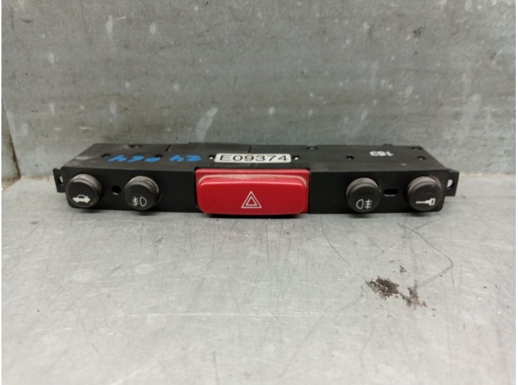 Replacement hazard warning switch for Alfa Romeo 147 (190) 1.6 16V CAT OEM IAM reference 735266925 