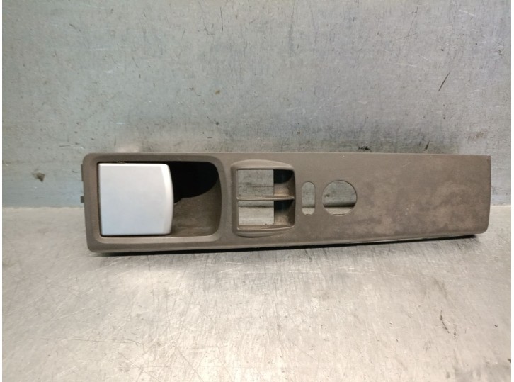 Replacement front left interior door handle for Fiat Idea (135) 1.3 JTD cat OEM IAM reference 735387864 735387864 