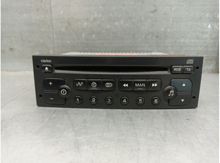 Replacement audio system / CD radio for Citroën C2 1.4 OEM IAM reference 96565718XT RD301