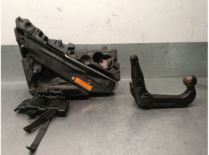 Recambio de enganche remolque para audi q7 (4l) 3.0 v6 24v tdi referencia OEM IAM 4L0092155A 4L0092155A 