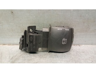 Recambio de mando radio volante para nissan nv400 furgoneta (x62, x62b) dci 135 referencia OEM IAM 255522540R  