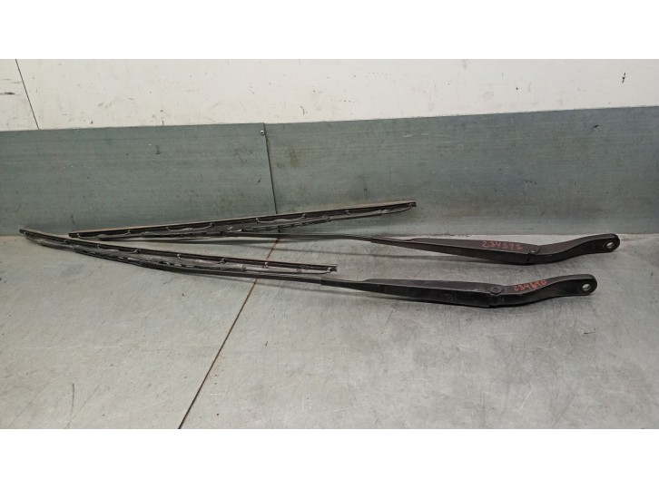 Recambio de brazo limpia delantero derecho para nissan nv400 furgoneta (x62, x62b) dci 135 referencia OEM IAM 2888100Q0G 2888100