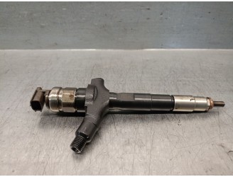 Recambio de inyector para opel vectra c (z02) 3.0 cdti (f69) referencia OEM IAM 5821515 5821515 DENSO