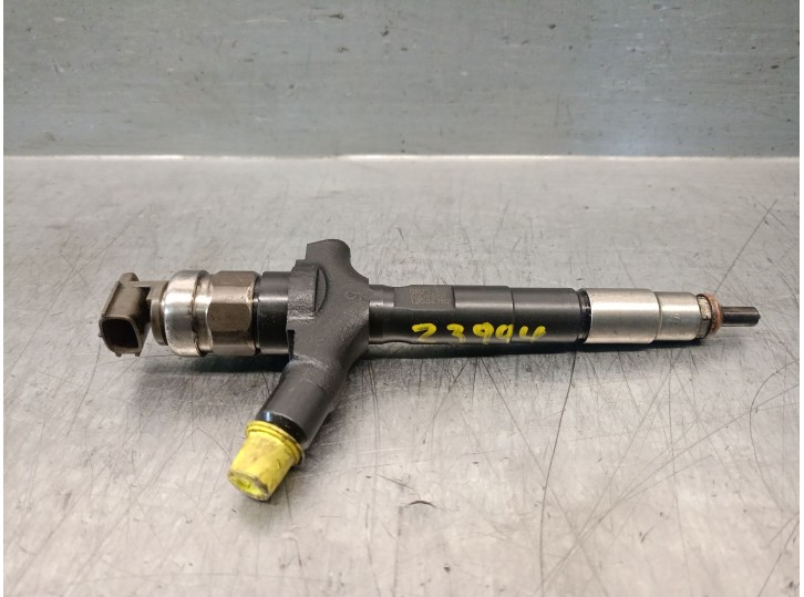 Recambio de inyector para opel vectra c (z02) 3.0 cdti (f69) referencia OEM IAM 5821515 5821515 