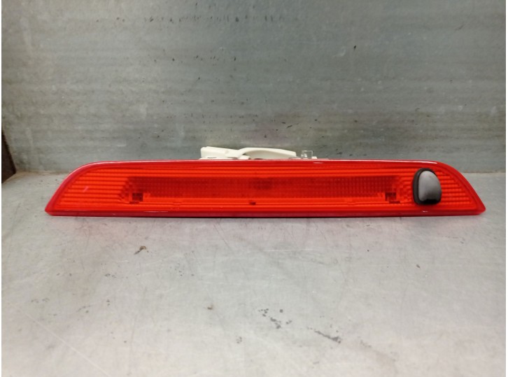 Recambio de luz central de freno para ford fiesta (cbk) 1.3 cat referencia OEM IAM 6S6113A602BE 1363489 