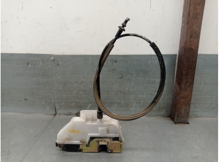 Recambio de cerradura puerta delantera izquierda para citroën c2 1.4 referencia OEM IAM 52187680 9135P9 010405093161