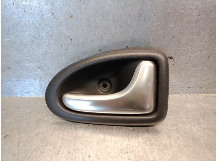Recambio de maneta interior delantera derecha para renault clio ii fase ii (b/cb0) 1.2 16v referencia OEM IAM 8200646938 8200646