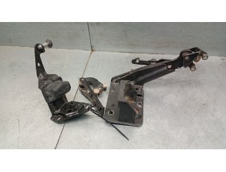 Recambio de soporte / guia puerta corredera para nissan nv400 furgoneta (x62, x62b) dci 135 referencia OEM IAM 8242000Q0C 824200