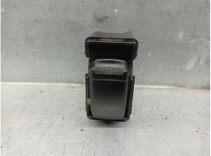 Recambio de mando elevalunas trasero izquierdo para daewoo lacetti 1.6 cat referencia OEM IAM 621W04790  