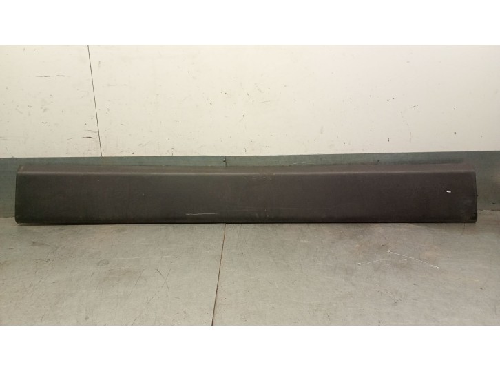 Recambio de molduras delanteras para nissan nv400 furgoneta (x62, x62b) dci 135 referencia OEM IAM 828200148R 8287200Q0E 