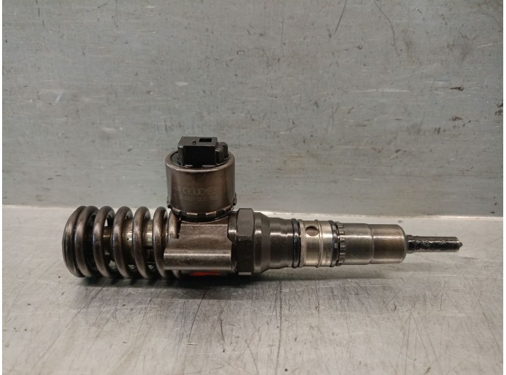 Recambio de inyector para audi a4 berlina (8ec) 2.0 tdi referencia OEM IAM 03G130073G  0414720404 BOSCH