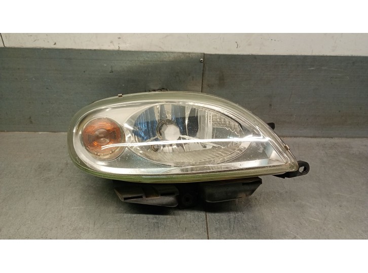 Replacement right headlight for Citroën Saxo 1.5 d sx OEM IAM reference 6205N6 