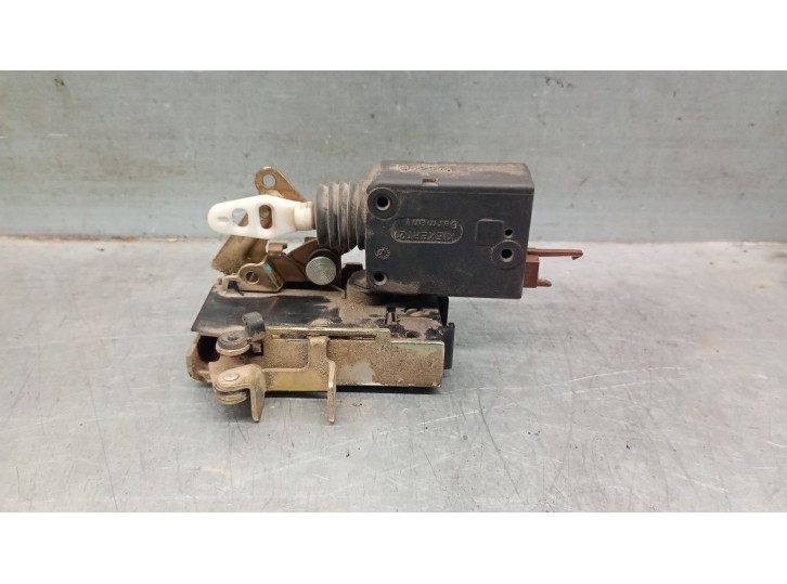 Recambio de cerradura puerta delantera derecha para citroën saxo 1.5 d sx referencia OEM IAM 913687 913687 