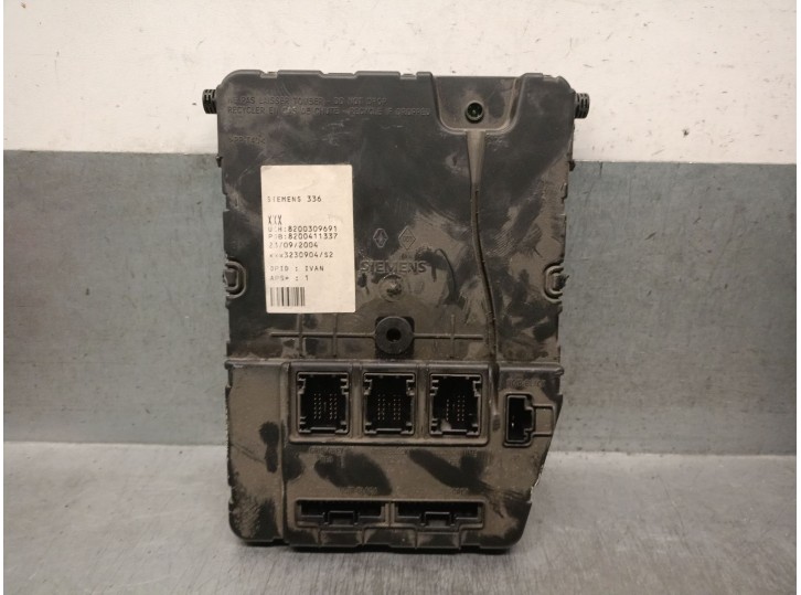 Recambio de caja reles / fusibles para renault megane ii berlina 3p 1.6 16v referencia OEM IAM 8200309691 8200309691 