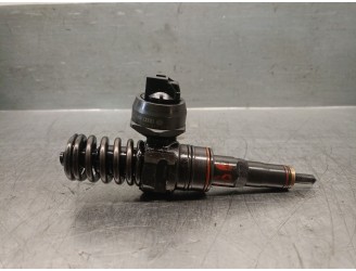 Recambio de inyector para volkswagen passat berlina (3b3) 1.9 tdi referencia OEM IAM 038130073AL  0414720039 BOSCH