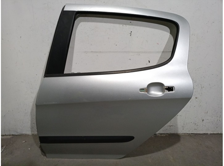 Recambio de puerta trasera izquierda para peugeot 308 confort referencia OEM IAM 9006R7  9006R7